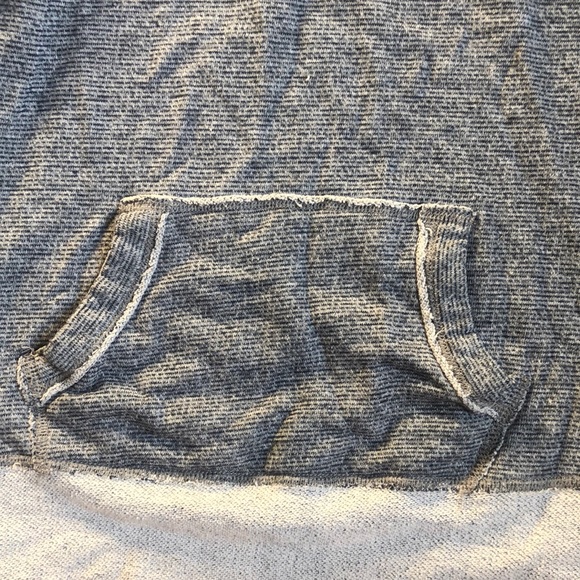 sweater - Picture 4 of 4